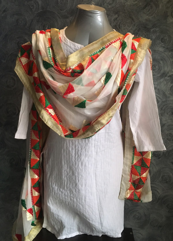 white phulkari dupatta