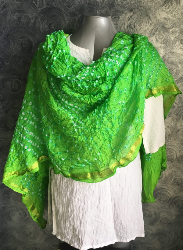 green bandhani dupatta