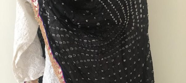 black bandhani with jari border