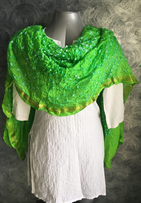 green bandhani dupatta