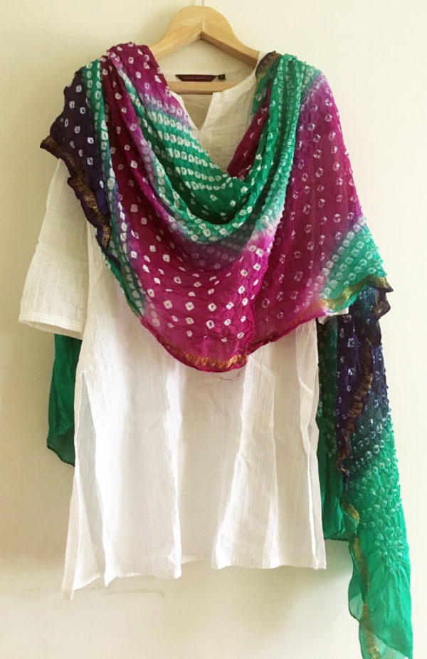 green red bandhani dupatta